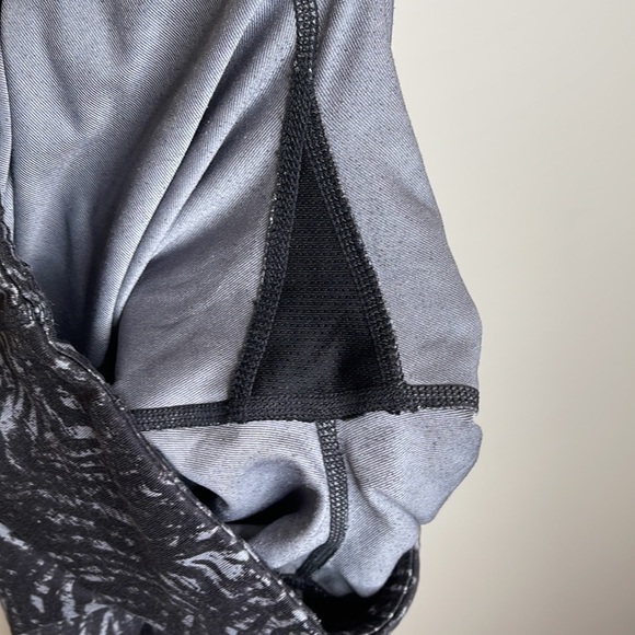 Athleta Chaturanga Zebra Capri - Picture 7 of 7